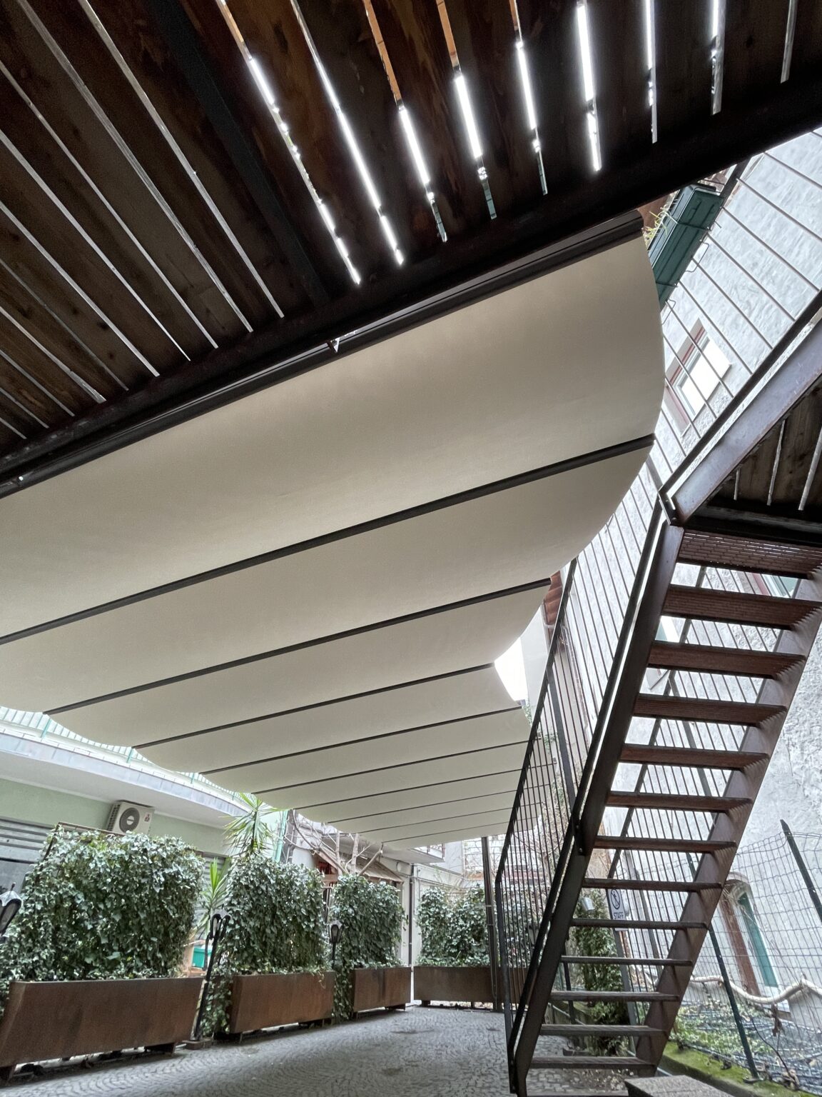 vela scorrevole giardino centro storico su misura custom senza permessi