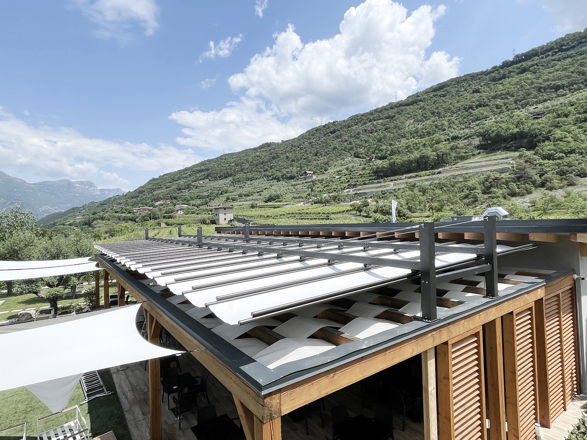 vela ombreggiante per lido balneare paradise cavedine