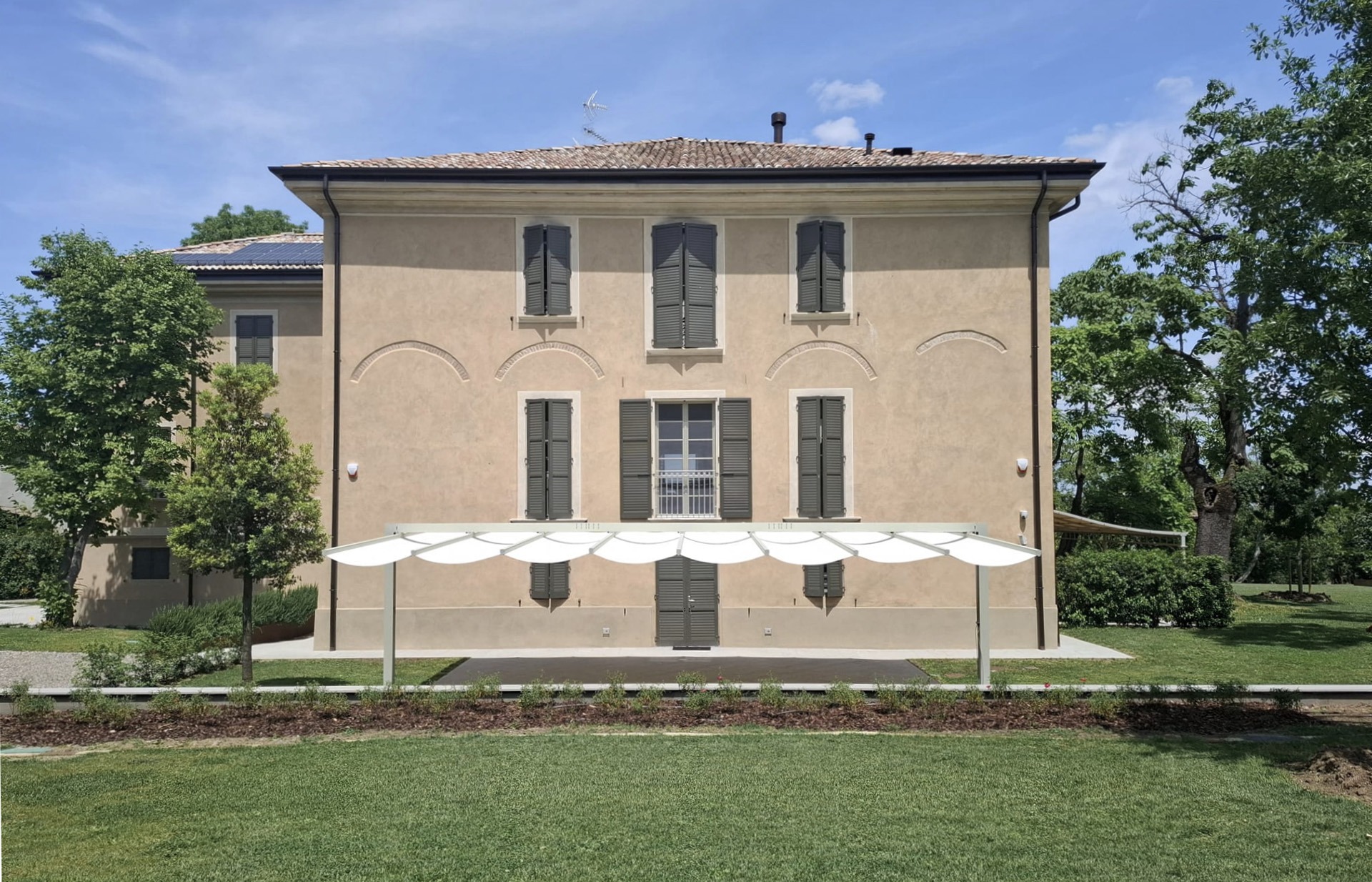 vela scorrevole soluzione elegante per ville private